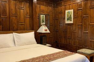 Ruean Yai Jieam Hotel, Nonthaburi City