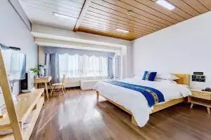 Shell Hotel（Zhangjiajie Tianmen Outlet Square Dayong Ancient City Branch）