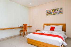 RedDoorz Plus @ Mahendradatta Hotel, Denpasar