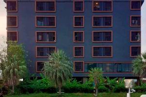 The Bedrooms Maeklong Hotel and Services Apartment, Samut Songkhram