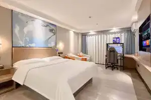 Leaf E-Sports Homestay (Huidong Overseas Chinese Town Branch), Huidong