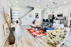 Modern getaway near downtown and airport Hotel, Houston