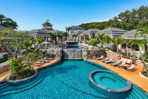A.Z. Sunrise Resort & Fitness Club, Layan Beach