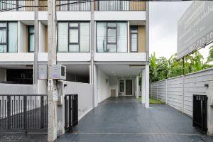 Four-bedroom single-family villa in Bangkok, Bang Na
