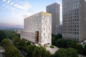 Zhenbao Holiday Hotel (Nanjing Olympic Sports Center)(珍宝假日饭店(南京奥体中心店)), Nanjing
