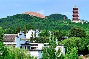 Floral Lux Hotel · Niushou Yinlan Hotel (Nanjing Niushou West Gate Jinling Town Branch), Nanjing