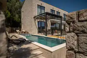 Villa Elysium, Kaluđerac