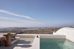 Ark Hotel, Pirgos