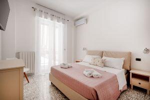 AuGuStea - Modern Central Suites, Bari
