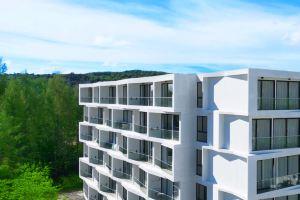 Laya Resort & Residences, Layan Beach