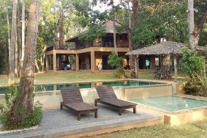 Melina's Beachfront Bungalows and Villa, Ban Khao Thong