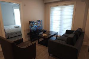 2-Bedroom Townhouse Near UBC, Richmond