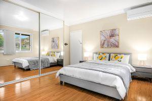 Bexley 5Br/10ppl/train/shopping/pool/parking Hotel, Sydney