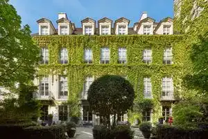 Pavillon de la Reine & Spa, Place des Vosges, Paris