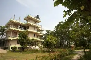 OYO 473 Hotel Jungle Palace, Sauraha