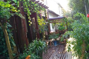 Yanyan Xiaozhu Hotel