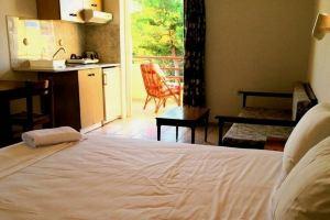 Adele Studios, Adelianos Kampos