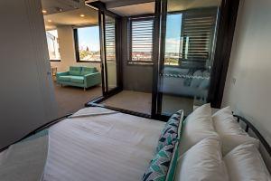 Newcastle Beach 1-Br Apartment w/ City Views, Newcastle