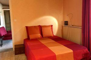 Petite Maison Pour 4 Personnes Hotel, Nimes