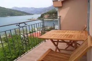 Apartments Ekatarina, Lepetane