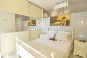 House with 2 Bedrooms in Corfu, with Wonderful Lake View, Enclosed Garden and Wifi Near the Beach, Perama