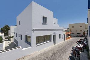 Central Suites, Fira