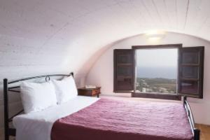 Traditional House in The Center of Santorini, Fira