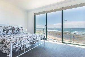Oceanfront Flourish Apartment, Newcastle