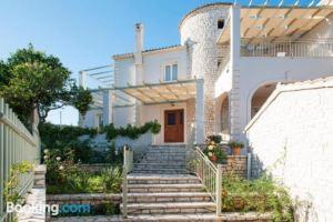 Villa Mylos, Kassiopi