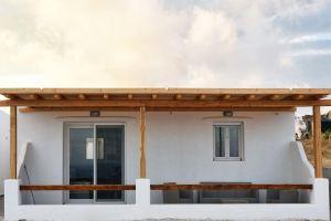 Sol House, Psarou