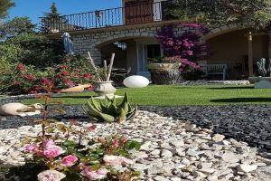 Les Gites du Mas des Cigales Hotel, Nimes