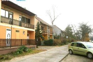 Orchidea Apartman, Tata