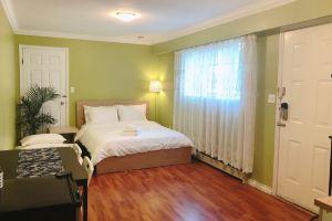 Twin Room, Burnaby