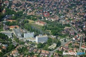 Bíbor Apartman, Gyula