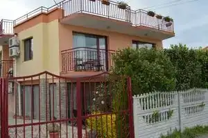 Family Hotel Astra, Chernomorets