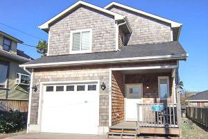 By the Sea - - 3 Br Home by RedAwning Apartments, Seaside