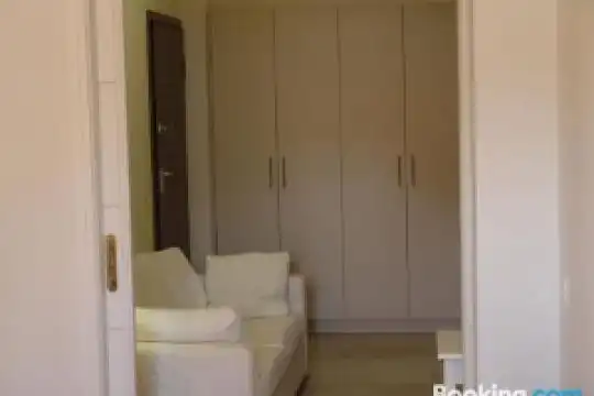 Grace Apartments, Loutraki