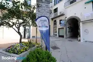 Sol Levante, Amalfi
