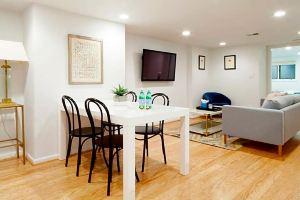 Stylish 2Br English Basement Near Dupont Apartments, Washington