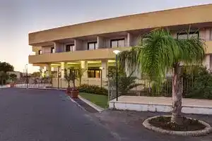 Grand Hotel Sofia, Noto