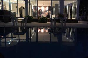 Madi Hotel, Lara