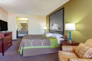 Super 8 By Wyndham Clearwater/Us Hwy 19 N, Clearwater