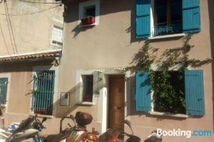 Patrick&Pierre Bed and Breakfast Nîmes Mini-hotel, Nimes