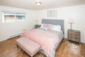 The Stunner - 1960's Retro Apt - Sleeps 6 Apartments, Seattle