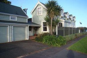 ArtHouse Accommodation by The Sea, Tauranga