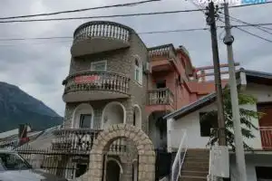 Apartments Astel, Bar