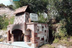 Vardes Hotel Studios, Lakki