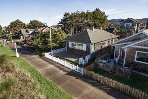 Harris Hideaway - 5 Br home by RedAwning Apartments, Seaside