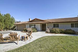 Merry Hill 4 Br Home by RedAwning Apartments, Paso Robles
