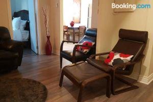 2-Bedroom Apartment Sweet #5 by Amazing Property Rentals, Gatineau